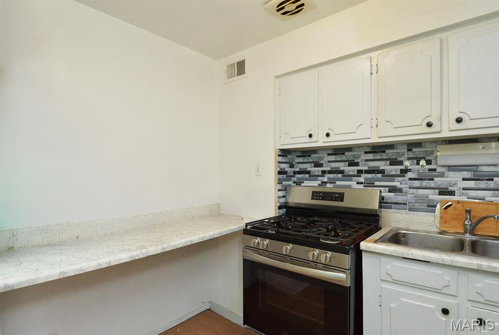 Colonial Woods Condo - Residential