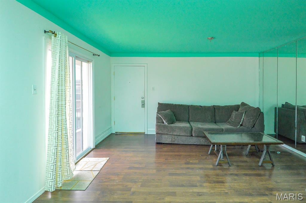 Colonial Woods Condo - Residential