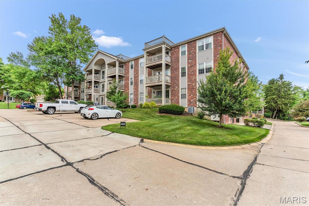 Discover maintenance-free living at its finest in the highly desirable Kenrick Parke Condominiums! This unit is conveniently located on the second level and features 2 spacious bedrooms with a large walk-in closet and 2 full baths, making it perfect for comfortable, stress-free living. This second-level unit is located in a well-maintained building with secure entry, convenient elevator access to all levels, and an assigned parking space in the lower-level garage. This unit is MOVE-IN ready with a brand-new HVAC system (June 2026), brand-new carpet (May), and roof (2025), giving you complete peace of mind. A large living room and dining room will accommodate your get-togethers. A large private covered deck provides a scenic view of the neighboring skyline trees. You can relax and enjoy the pool, tennis/pickleball courts, clubhouse, and fun community events. Enjoy a convenient walk through the neighborhood to nearby Wehner Park and Shrewsbury City Center. So come on, pack your bags
and begin living your new stress-free life in friendly Kenrick Parke. Welcome Home!