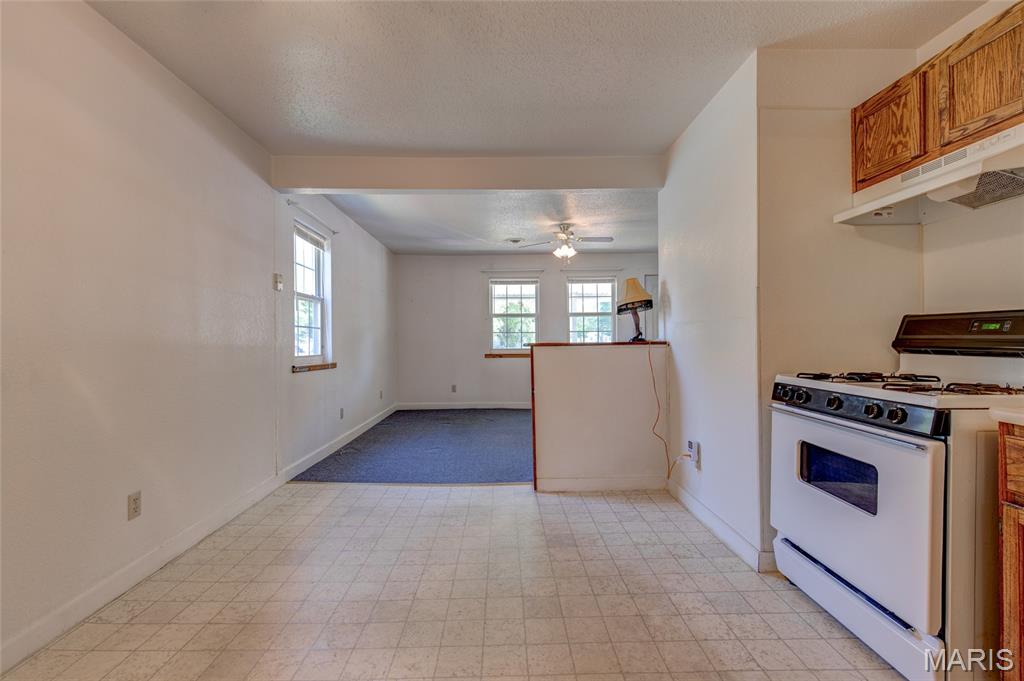 Van Peters Add/East Alton - Residential