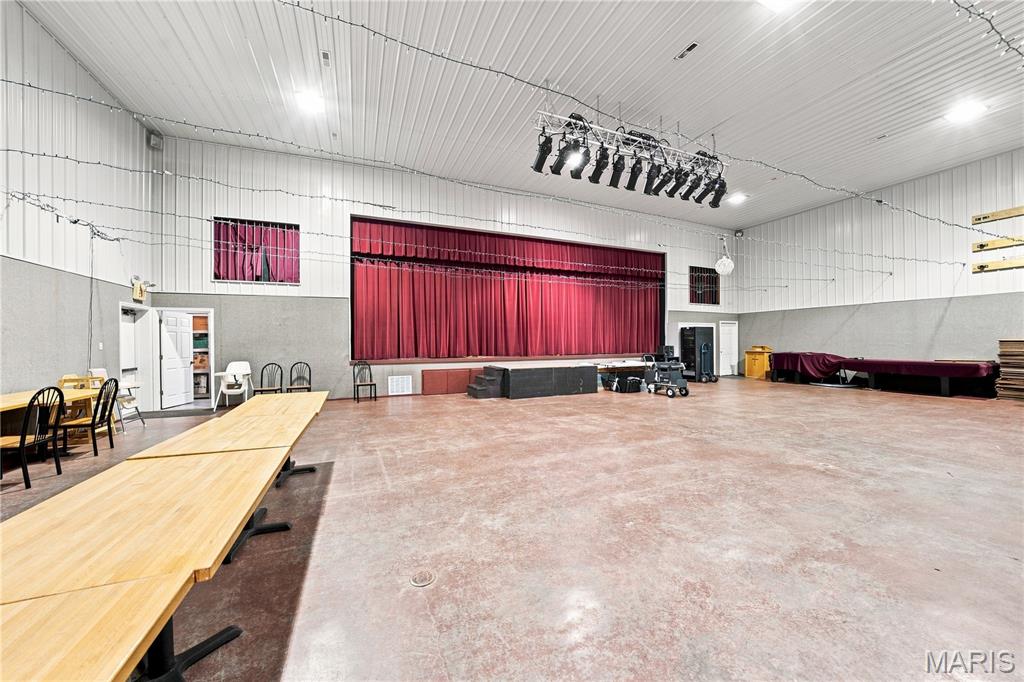 n/a - Commercial Sale