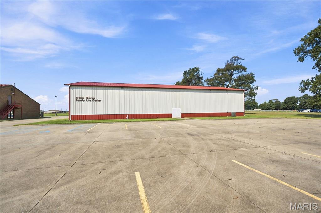 n/a - Commercial Sale