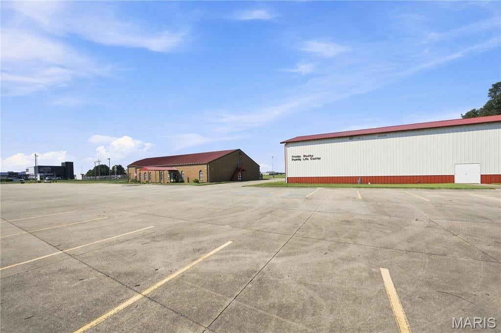 n/a - Commercial Sale
