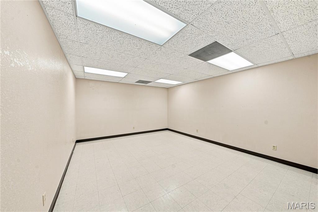 n/a - Commercial Sale