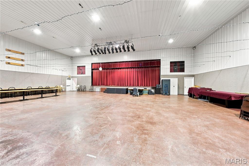 n/a - Commercial Sale