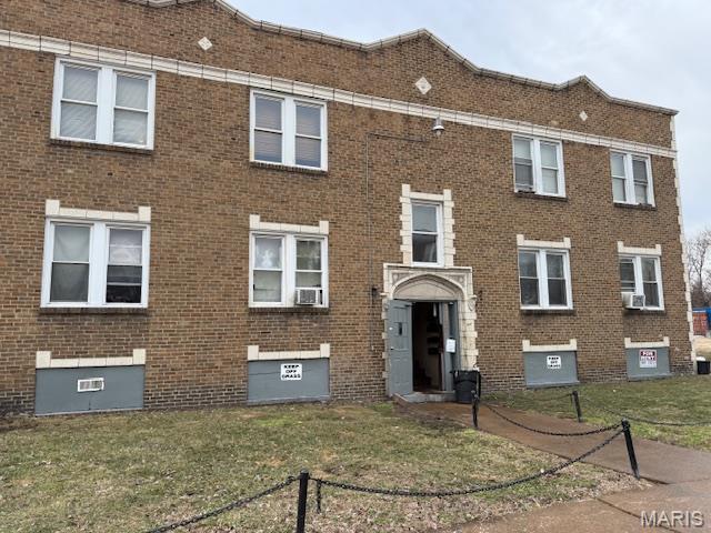 20 unit building built in 1928 is located about 1 mile from St. Louis University, the Fox Theater, Grand Center and there are a number of new developments nearby. Building is 15,687 sq ft and is operated as a weekly or monthly rental fully furnished with utilities provided. Building is priced at $20,000 per unit. Current rent is $190 for a studio apartment and $225 for a one bedroom apartment. There are individual furnaces in each unit. The furniture in the units are included in the sale. There is a lot directly to the west of the building that could also be purchased separately for a parking lot.