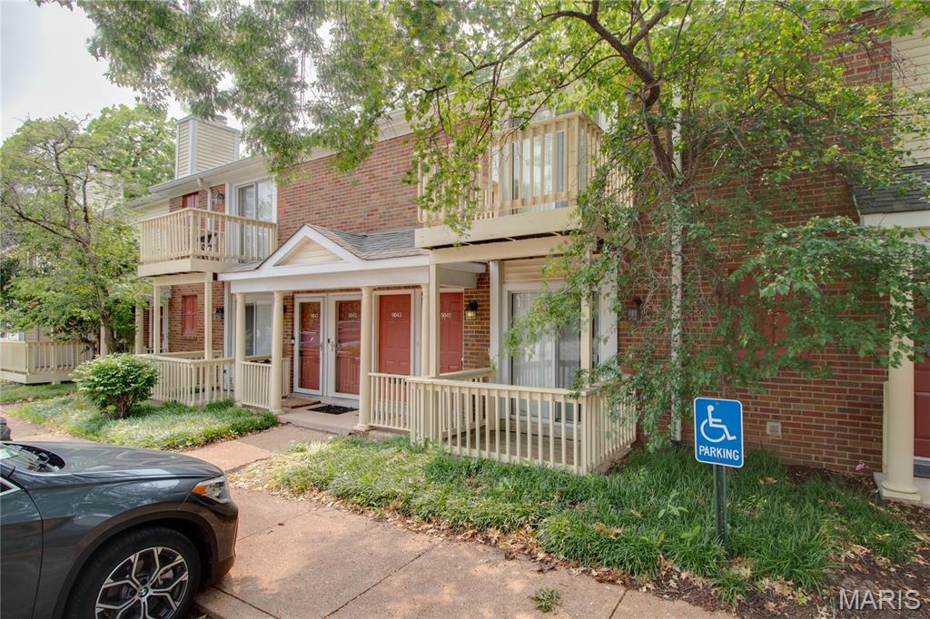 Brentwood Forest Condo Ph Eight - Residential