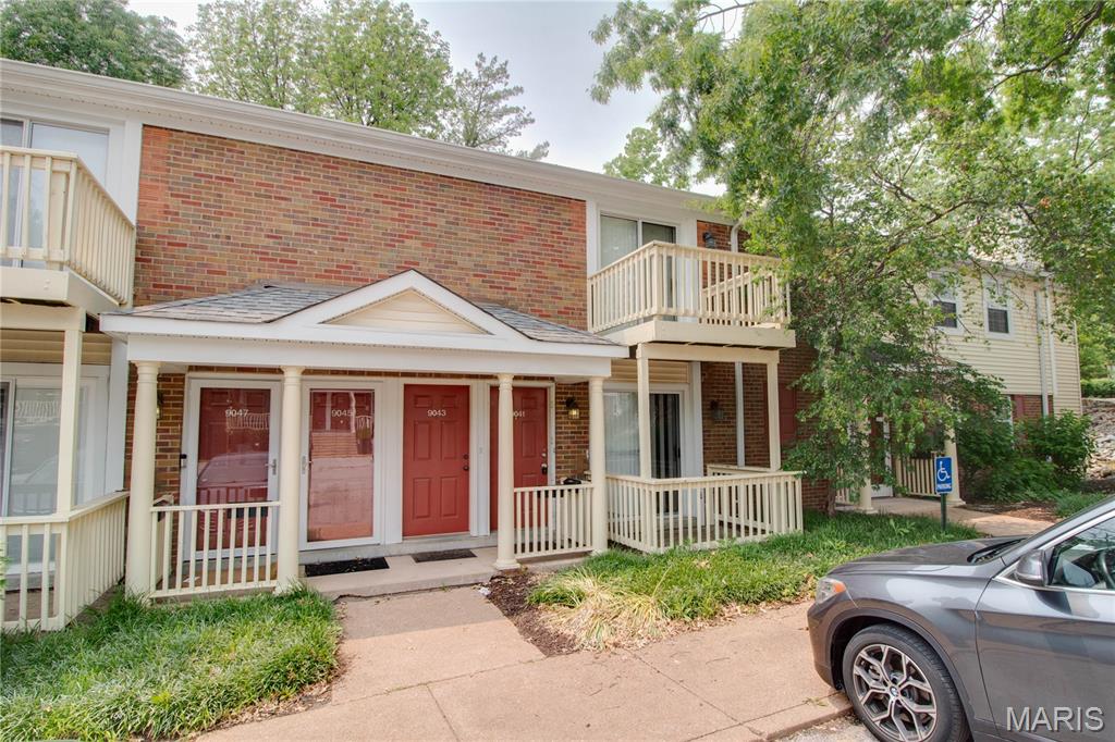 Brentwood Forest Condo Ph Eight - Residential