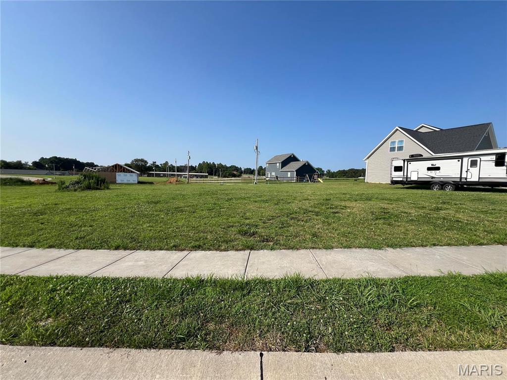 (Lot 16)One of Perryville's newest subdivisions. Building lot that offers level yard. New streets and sidewalks along with streetlights are huge pluses. City utilities are available and ready to connect to. This ideal location offers easy access to I55 and Hwy 51.
