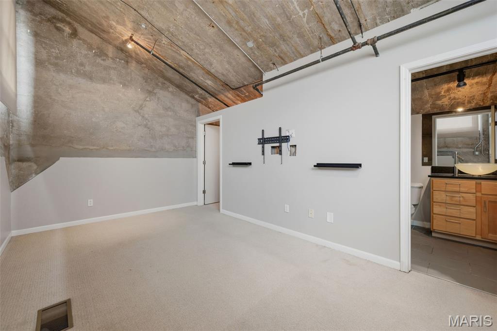 Annex Lofts Condo - Residential