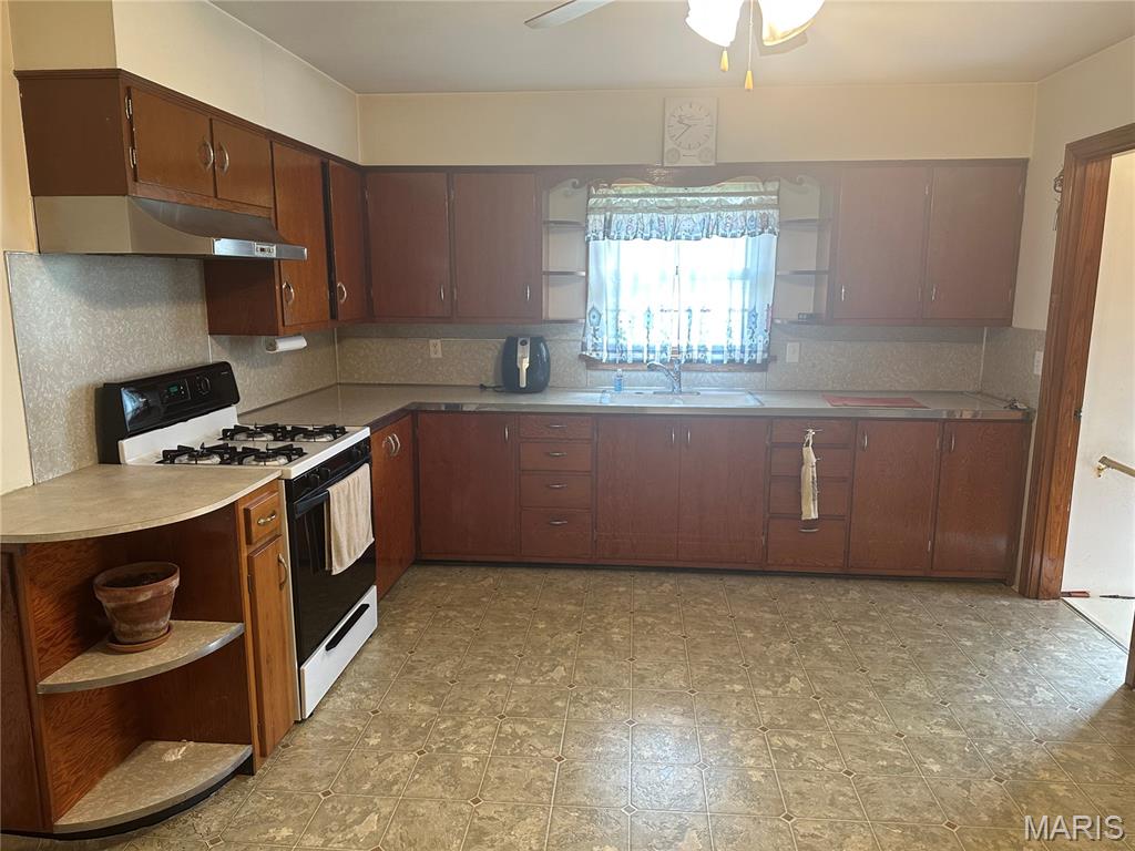 Village/Steeleville - Residential