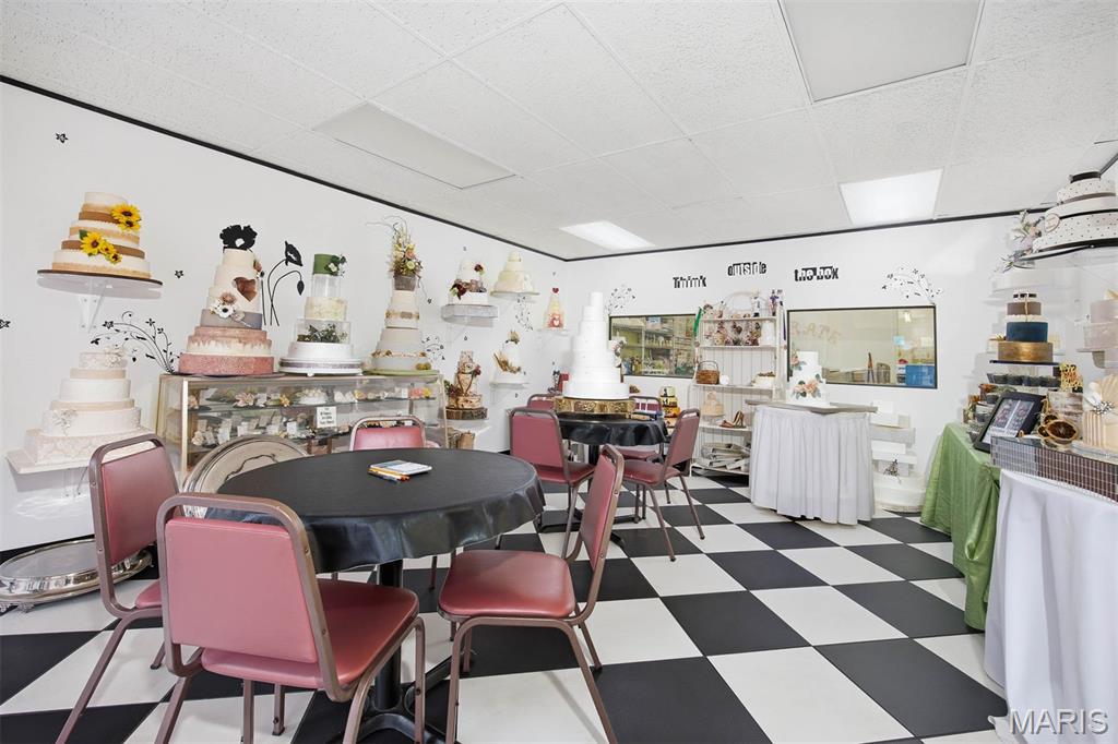 City/Hlnd - Commercial Sale