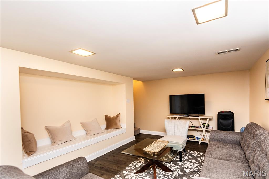 Bentley Manor - Residential
