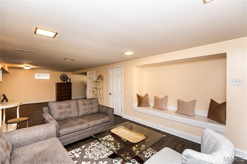 Bentley Manor - Residential