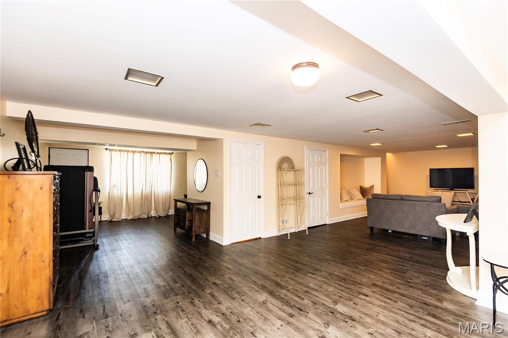 Bentley Manor - Residential