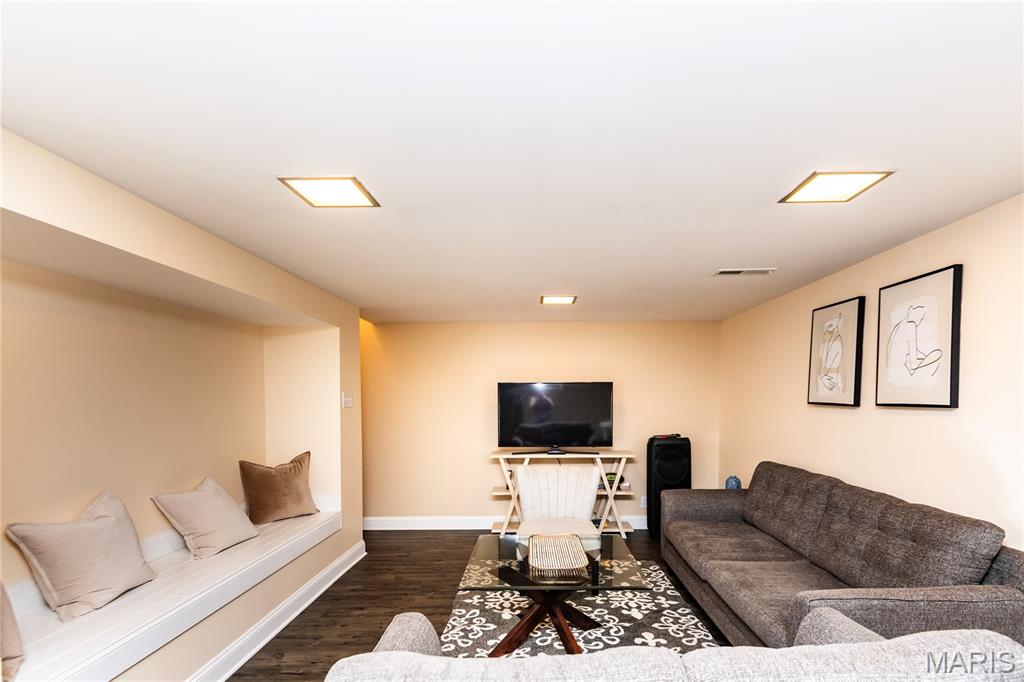 Bentley Manor - Residential