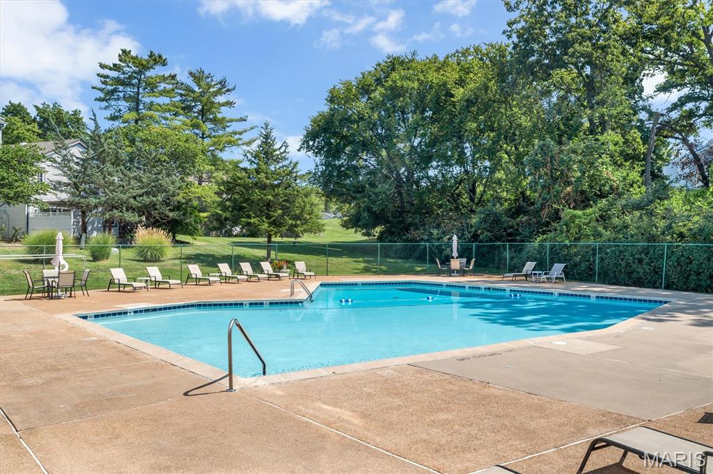 Manors Of Broadmoor Condo Apartmen - Residential