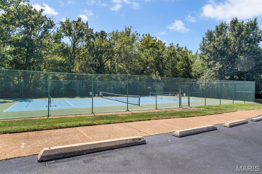 Manors Of Broadmoor Condo Apartmen - Residential