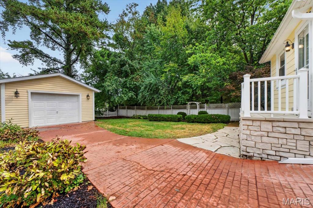 Tuxedo Park - Residential