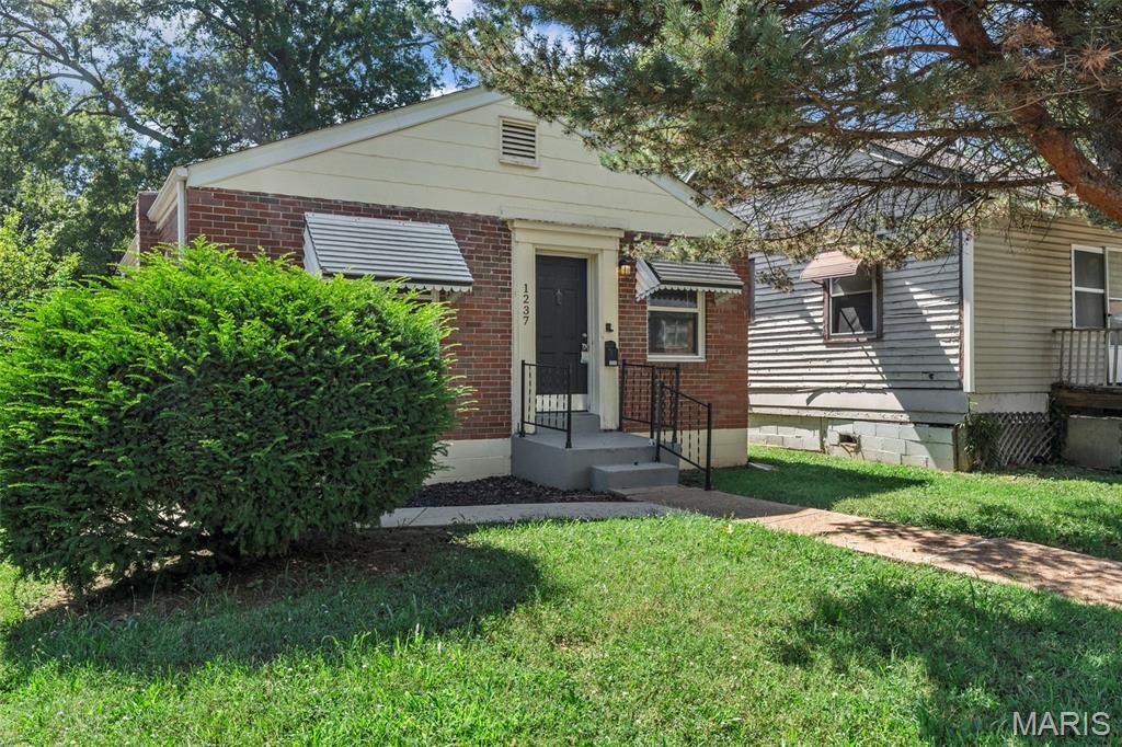 Step inside to this beautifully renovated brick ranch offering the convenience of single-level living. This well-maintained home features 3 spacious bedrooms, an updated full bath, an eat-in kitchen, luxury vinyl plank flooring and fresh, modern paint. Enjoy the bright and airy layout, main floor laundry, large backyard and tasteful updates throughout that make this home truly move-in ready. Prime location just minutes from Costco, restaurants, shopping, parks, schools and easy access to major highways. Perfect opportunity for first-time home buyers, downsizers, or savvy investors seeking a low-maintenance property in a high-demand area— this well-kept home is a must see!