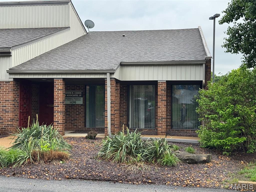Rare opportunity to own a professional office condominium in a highly desirable and convenient Town and Country / Chesterfield location. Ideally suited for medical or dental practices, insurance or investment firms, or a variety of professional uses.
The unit features a welcoming common area with reception/front desk, a conference room, six private offices, two kitchenettes, and two restrooms—offering both functionality and flexibility for your business needs.
The monthly condo fee covers exterior maintenance, parking lot upkeep, select insurance, water, sewer, and trash services, providing ease of ownership and predictable expenses.
The property is well maintained and in good overall condition, with an opportunity for cosmetic updates to suit your preferences—reflected in the attractive pricing.