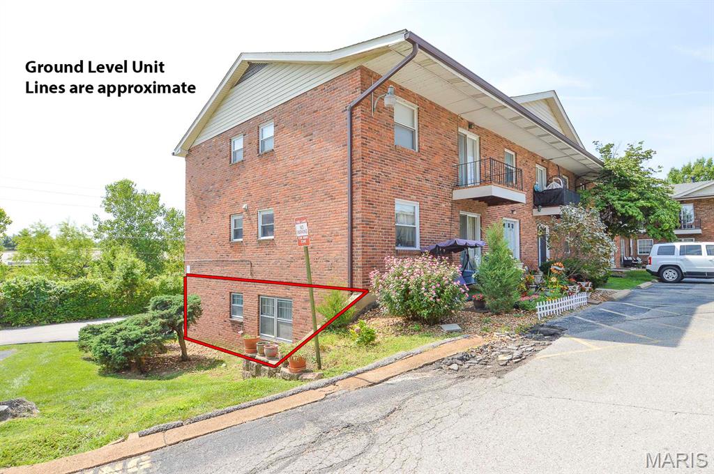 Colonial Woods Condo - Residential