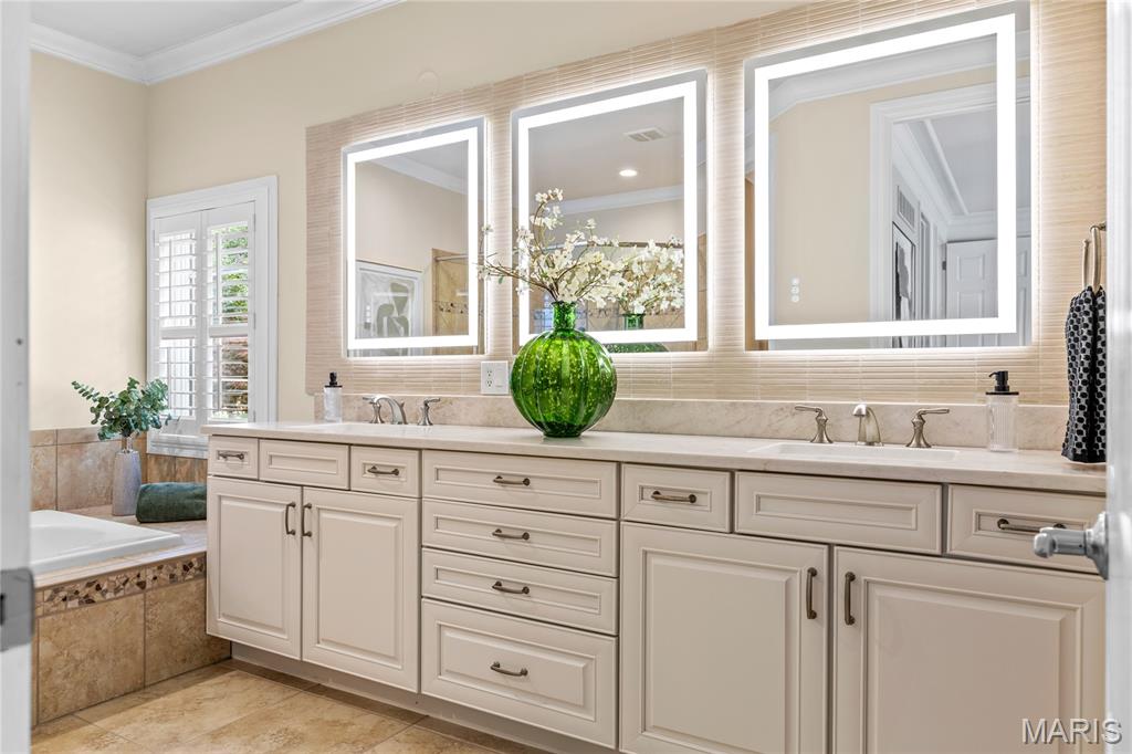 Villas At Meadowbrook The - Residential
