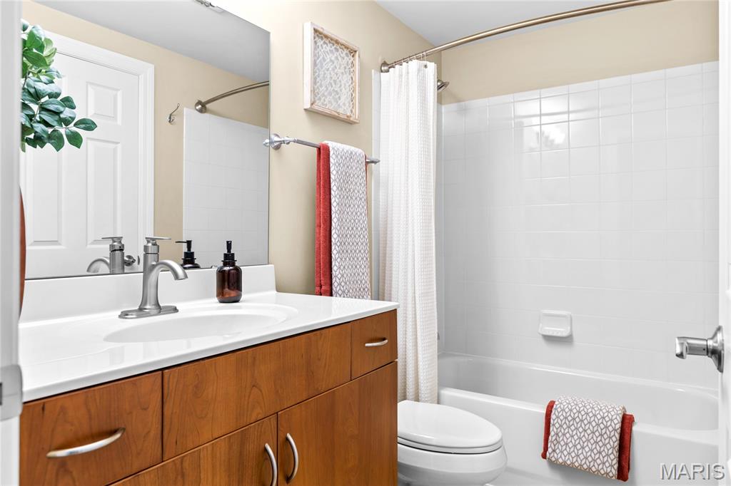 Villas At Meadowbrook The - Residential