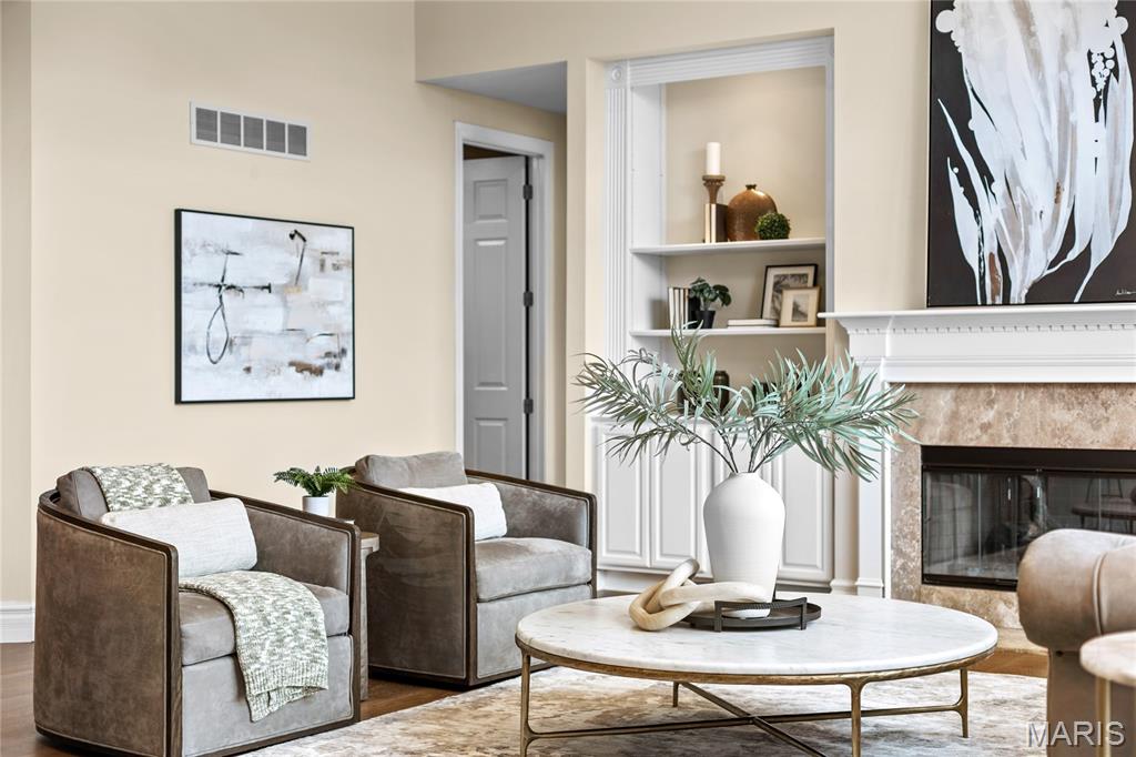 Villas At Meadowbrook The - Residential