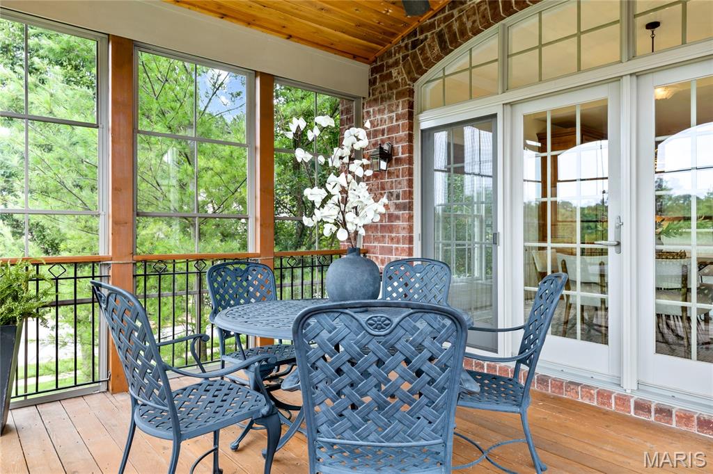 Villas At Meadowbrook The - Residential