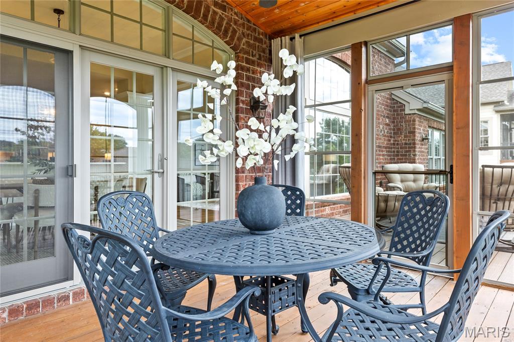 Villas At Meadowbrook The - Residential