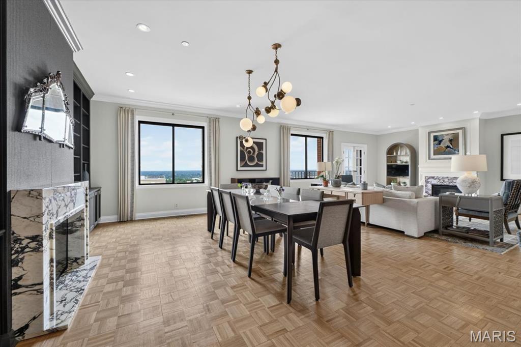 Eight-One-Six South Hanley Condominuim - Residential