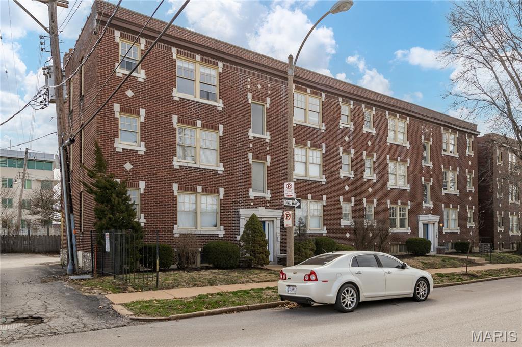 PRICE REDUCED~ Oakview Apartments is a 36-unit value-add multifamily community situated in a thriving area of St. Louis’s Central Corridor.

The property consists of three all-brick buildings featuring 36 1-bed, 1-bath units with a strong occupancy rate of 100%. Unit features include in-unit washers and dryers, hardwood floors, updated kitchens with quartz countertops and stainless-steel appliances, as well as rear balconies. Residents can enjoy off-street parking in the parking lot behind in the rear of the buildings.

Oakview Apartments is ideally located just minutes from Forest Park. Its proximity to WashU ensures a steady influx of students, faculty, and staff, driving demand for rental properties. The vibrant Dogtown neighborhood, known for its lively atmosphere and local eateries, adds to the area’s appeal. Downtown Clayton, with its bustling business district and upscale shopping and dining, is also just a short drive away. Additionally, the property is conveniently located near major hospitals and employers in the Central West End, such as BJC Healthcare, attracting healthcare professionals and other workers.

Current rents are below market rates, providing immediate upside potential for future ownership through rental increases. Furthermore, 5 units have not been updated with new kitchens, presenting additional opportunities for value enhancement. The property is being offered free-and-clear, allowing buyers the flexibility to secure new financing.