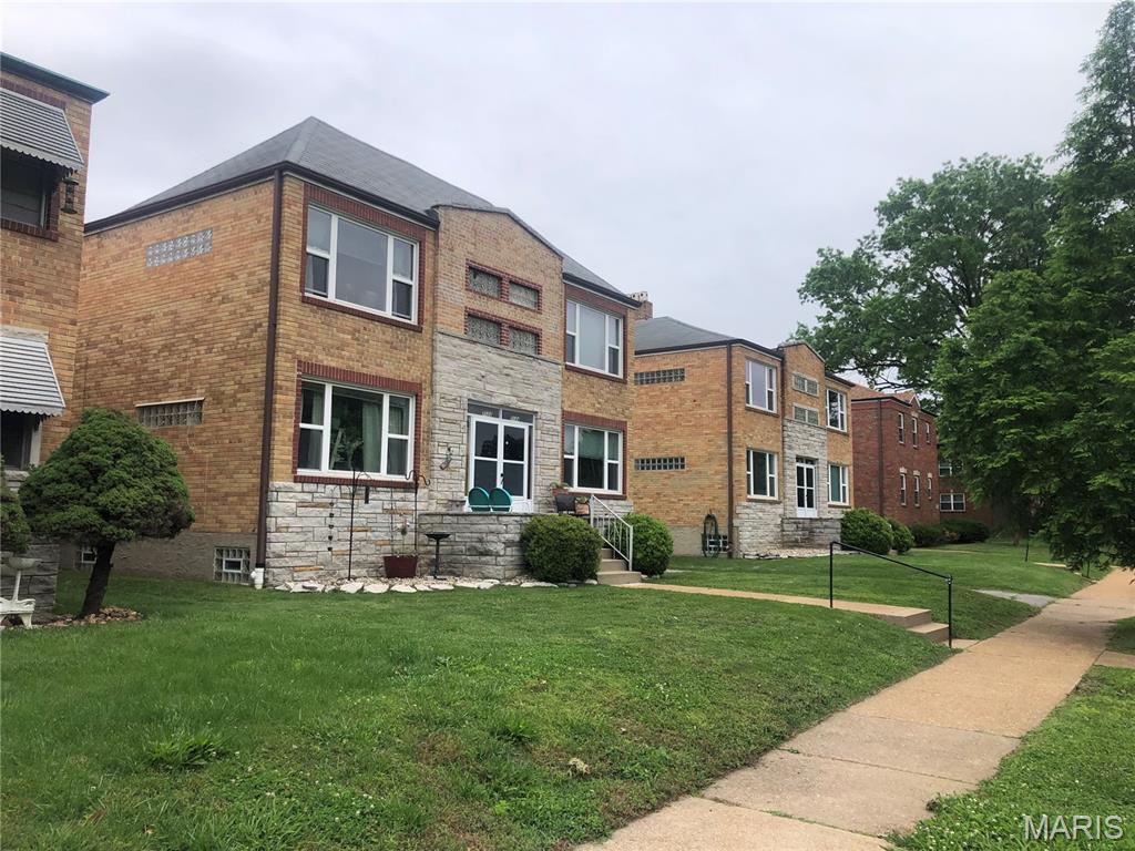 This beautiful 4 family is located inside the highly coveted neighborhood of St. Louis Hills. The property sits on Jamieson Avenue, directly across the street from Willmore Park. The building offers tenants a stunning view of the lake as you look out through the living room windows. All 4 units have spacious, 1 bedroom / 1 bathroom layouts with central air and forced air heat. All the units have hardwood flooring and high efficiency, double hung windows. 2 units have been fully remodeled, while the other 2 have been updated periodically over the years and are in great condition. There is a 4 car garage at the rear of the property and each unit is designated 1 parking space. The building shares a driveway with the neighboring property at 7128 Jamieson (same owner). The basement is clean and organized with ample storage space for each tenant. Both stacks have been replaced with pvc.
This property is being sold as a package deal, along with the building next door at 7128 Jamieson Avenue. The owner would consider selling each building separately, but prefers to sell together.