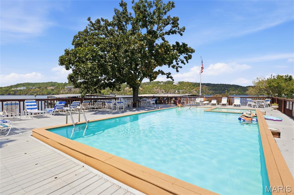 Werston Pointe Residence Condo - Residential