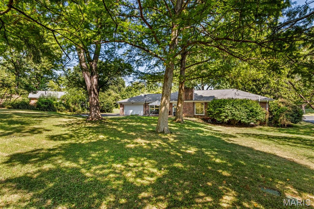 Tennyson Manor - Residential