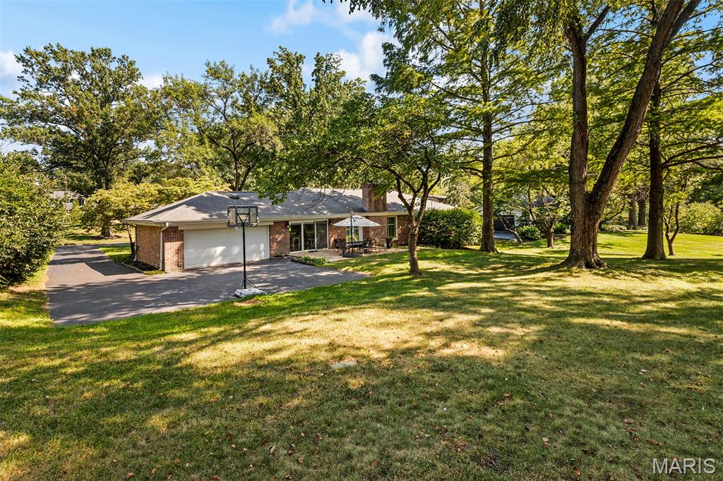 Tennyson Manor - Residential