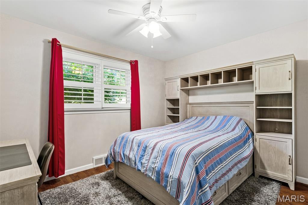 Tennyson Manor - Residential