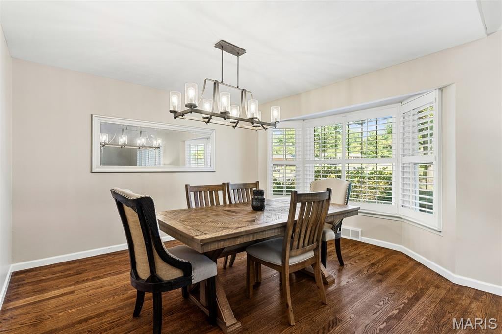 Tennyson Manor - Residential