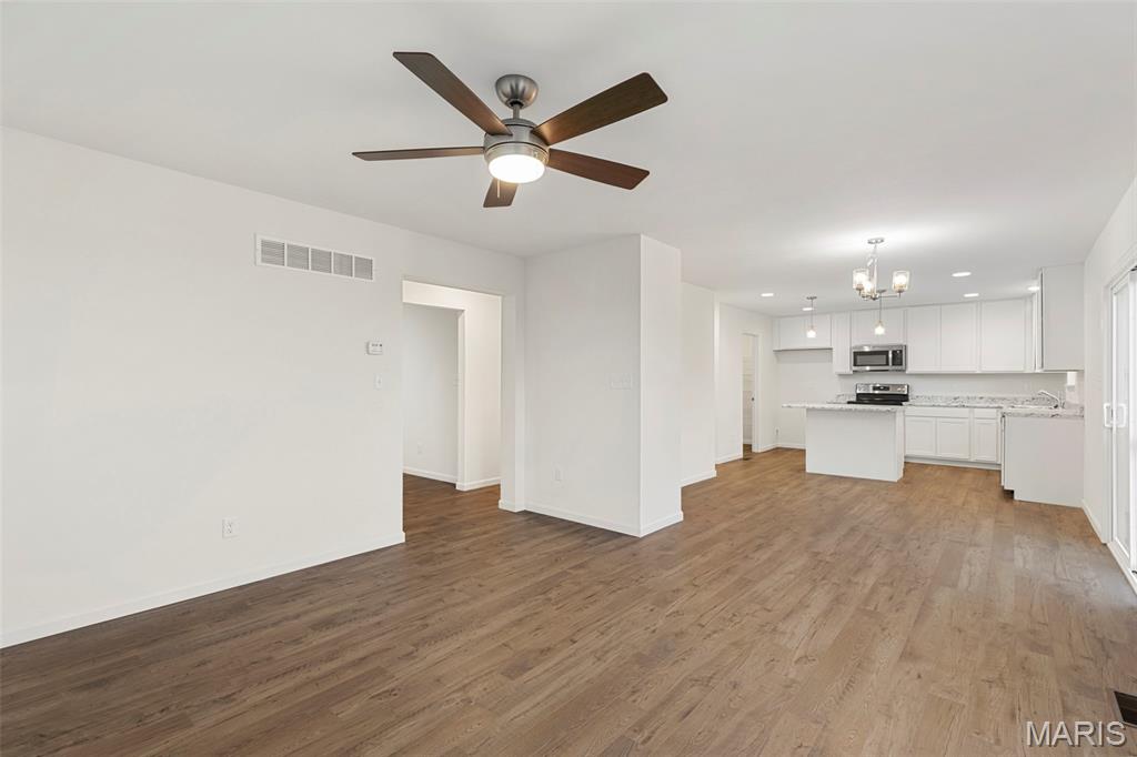 Louiselle 10 - Residential