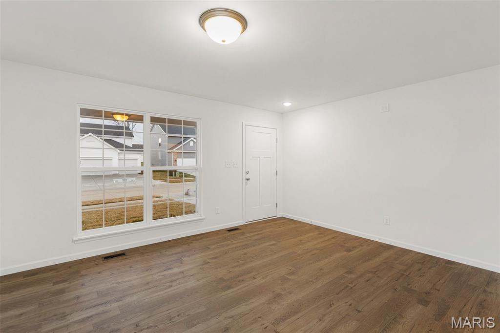 Louiselle 10 - Residential