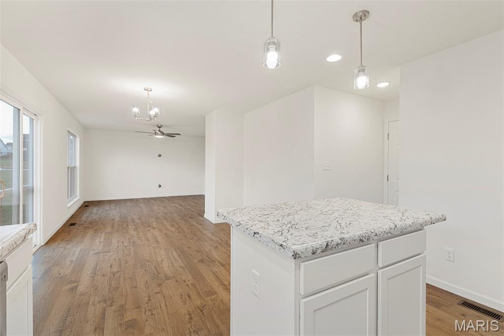 Louiselle 10 - Residential