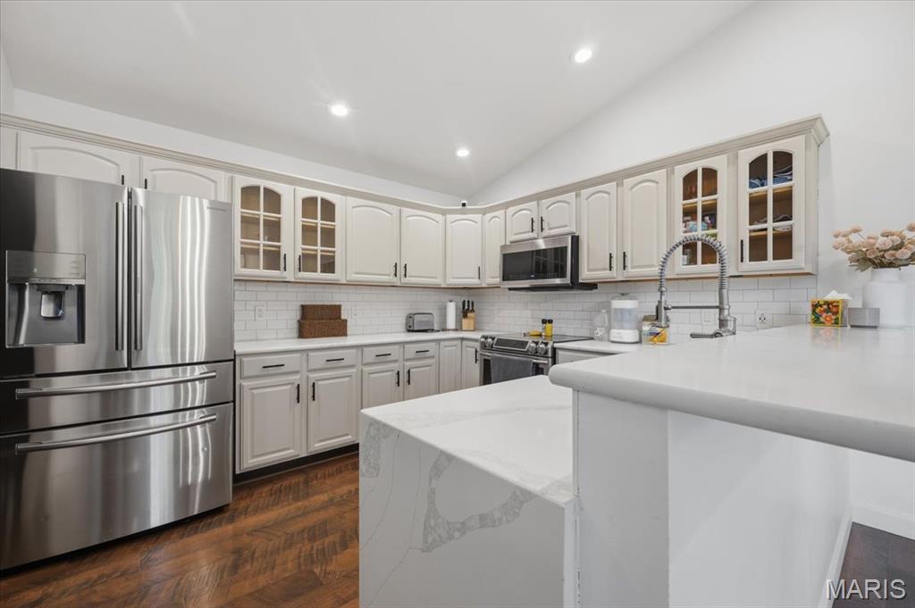 NOLIN CREEK EST AT LINCOLN FARM 3RD ADD - Residential