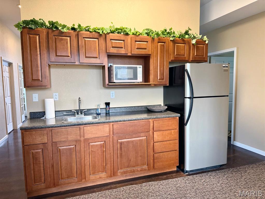 n/a - Commercial Sale