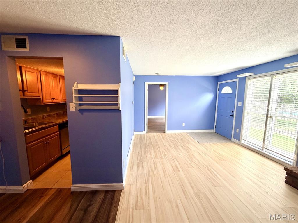 Villas On Olive Condo - Residential