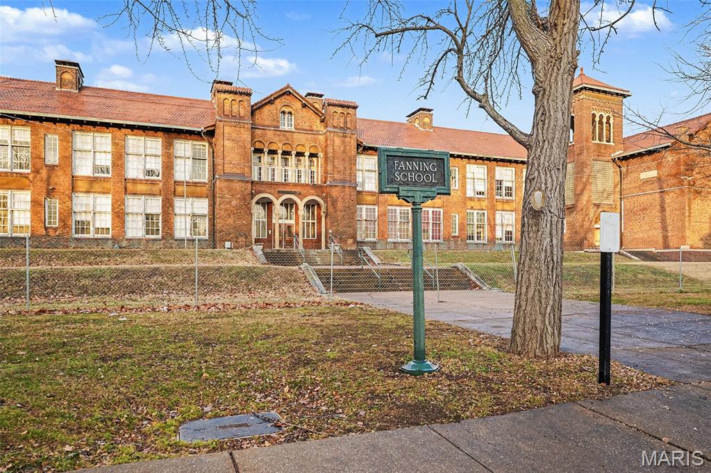 Hunts Add - Commercial Sale