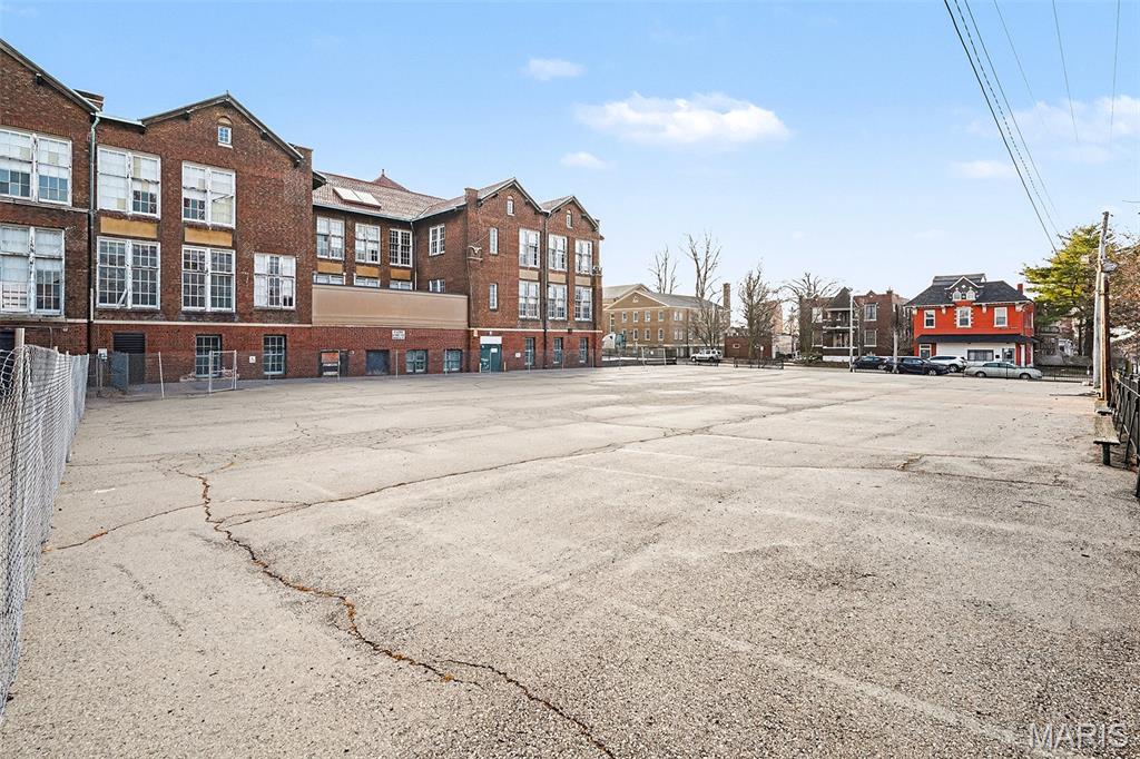 Hunts Add - Commercial Sale