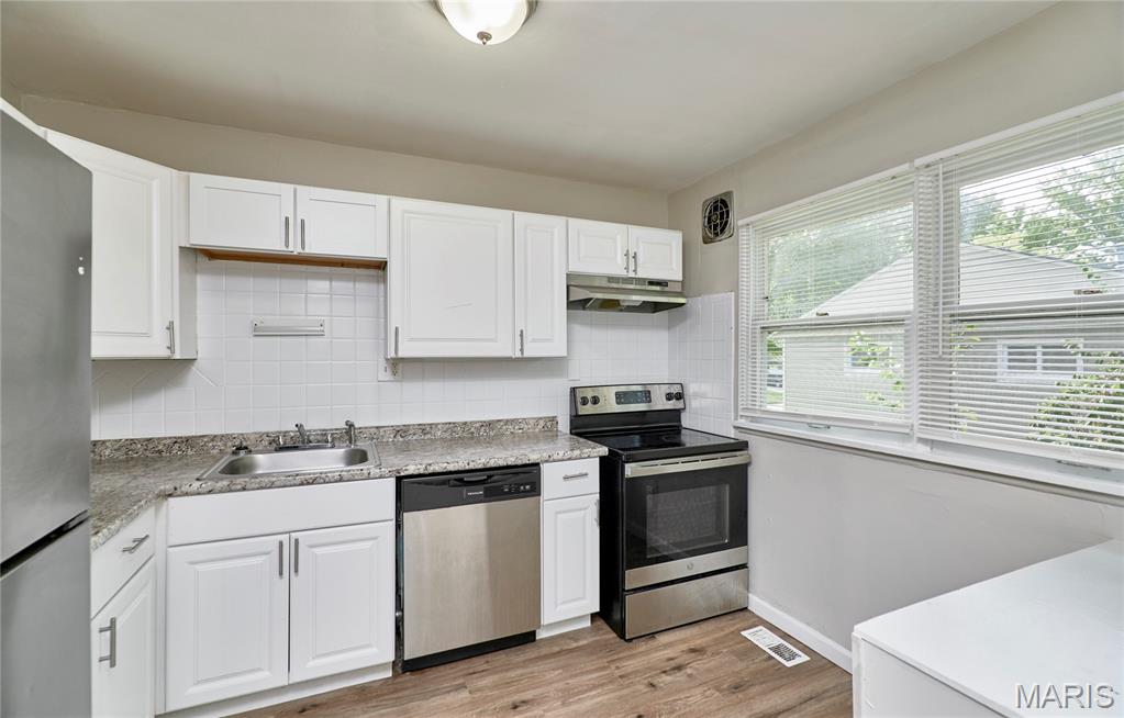 Oakwood Park 2 - Residential Lease