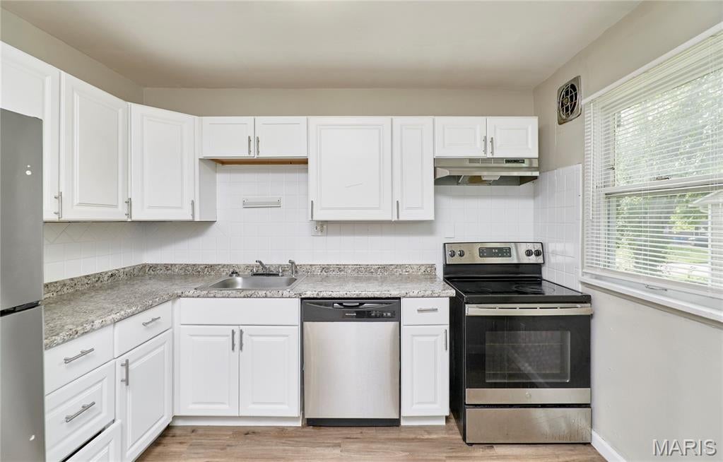 Oakwood Park 2 - Residential Lease