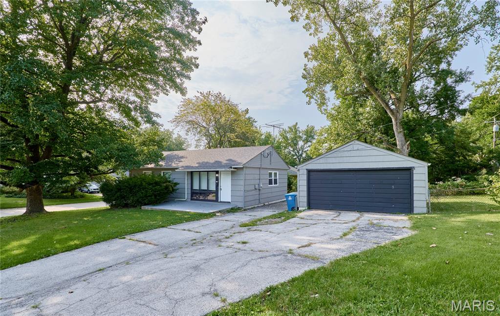 Oakwood Park 2 - Residential Lease